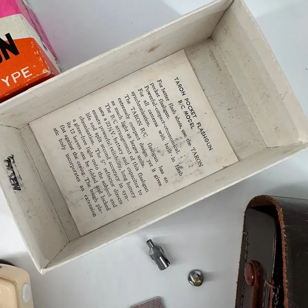 Vintage Taron Pocket Flash Gun B.C. Type w/ Box Leather Case Instructions